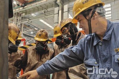 徐工铲运机械事业部:抓培训提技能,强服务保质量!